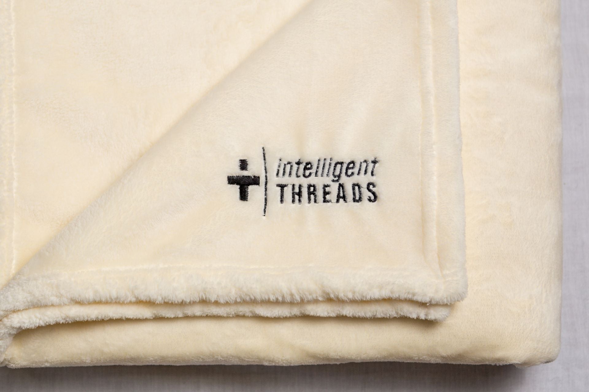 Intelligent Threads Recovery Blanket
